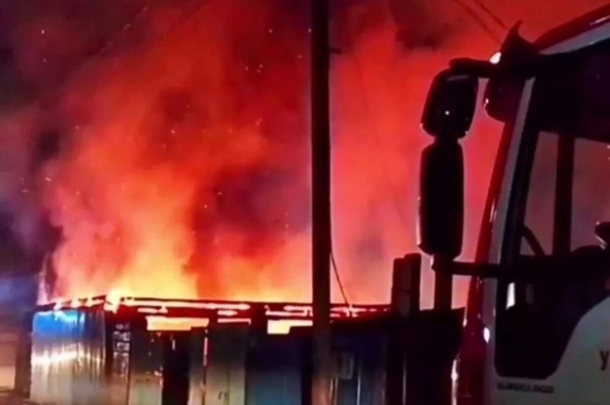    Сильный пожар произошел ночью в садоводстве Улан Удэ