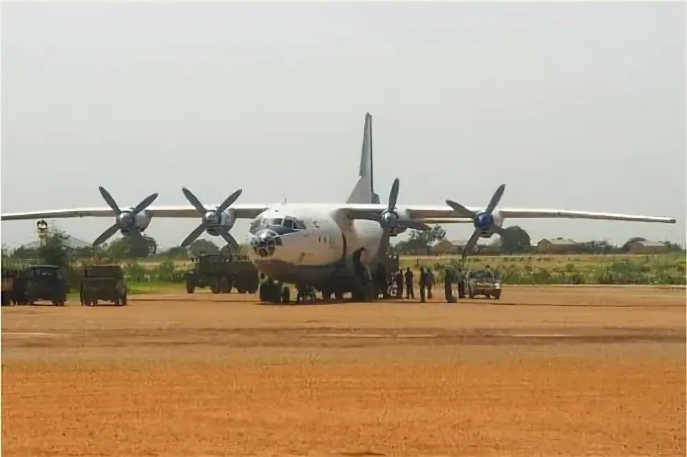 Ан-12. Фото из Яндекса.  