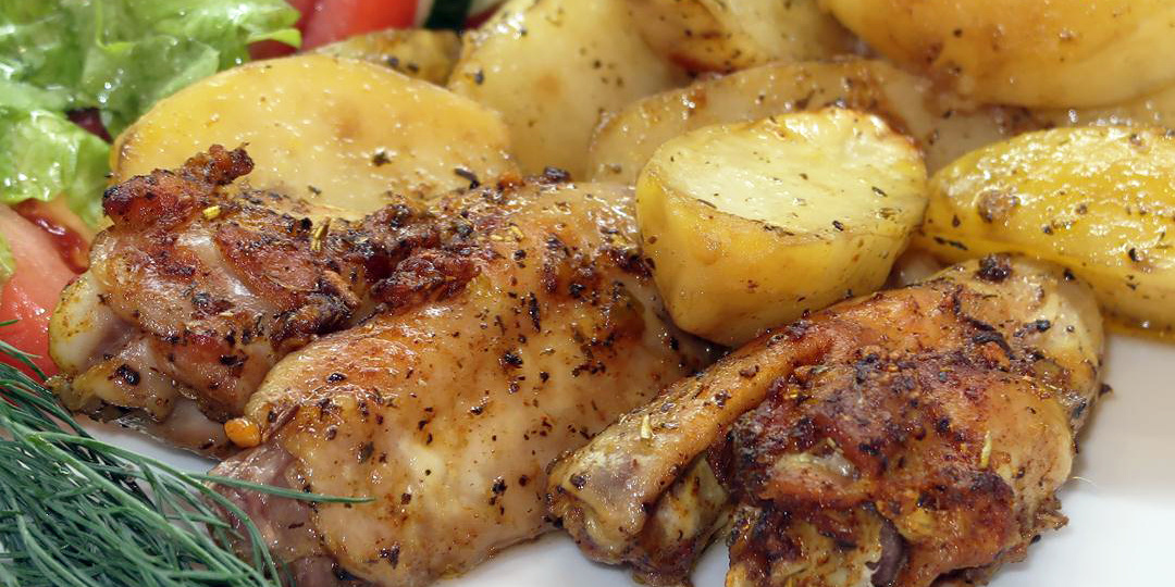 Куриные крылышки с картофелем в духовке