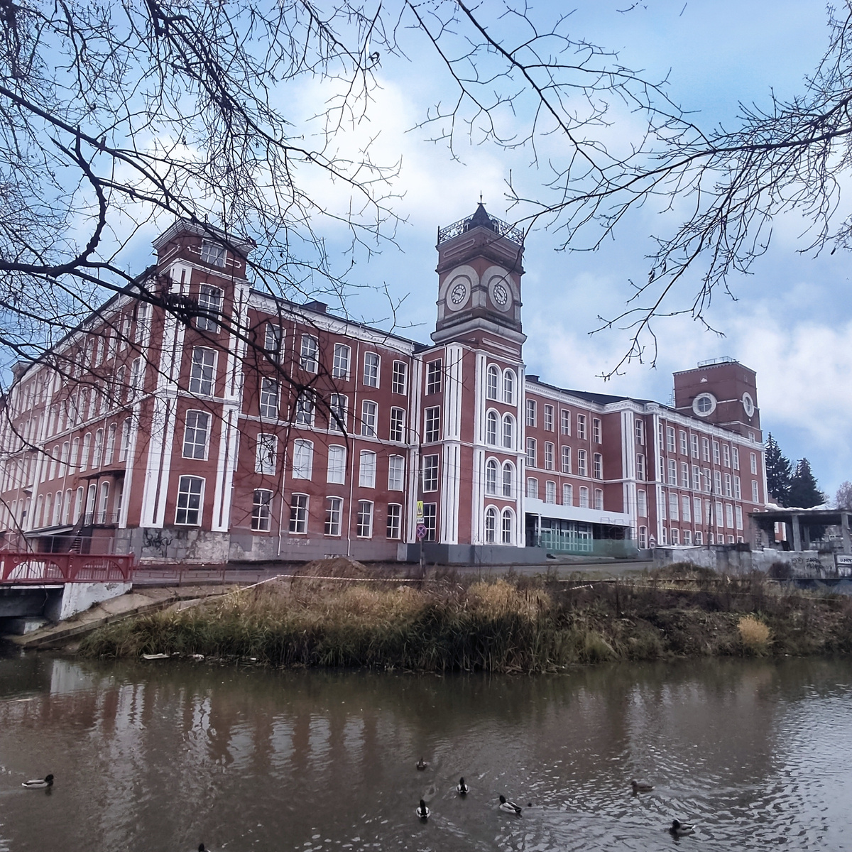 Главный корпус хлудовской фабрики