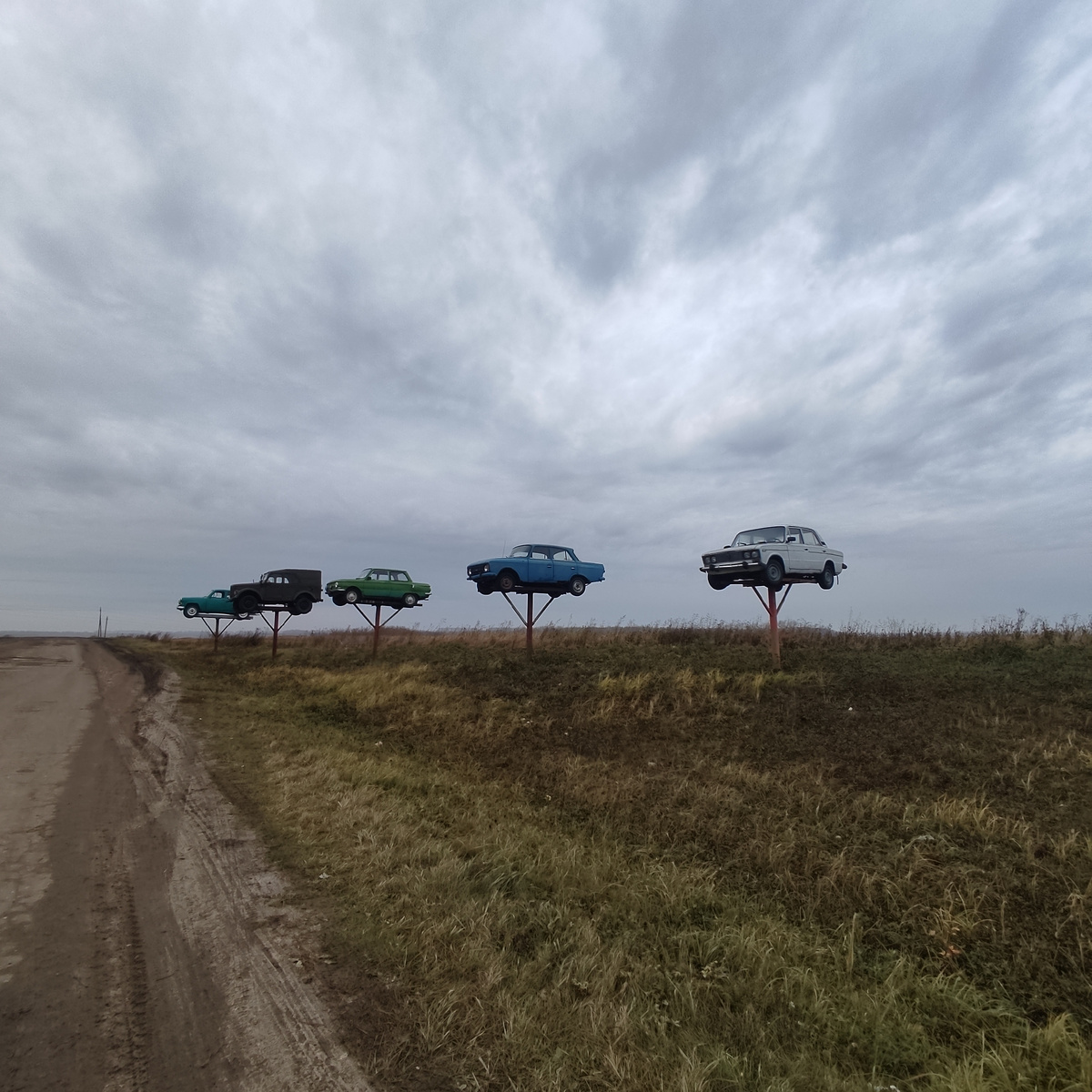 Выставка сельхозтехники в полях