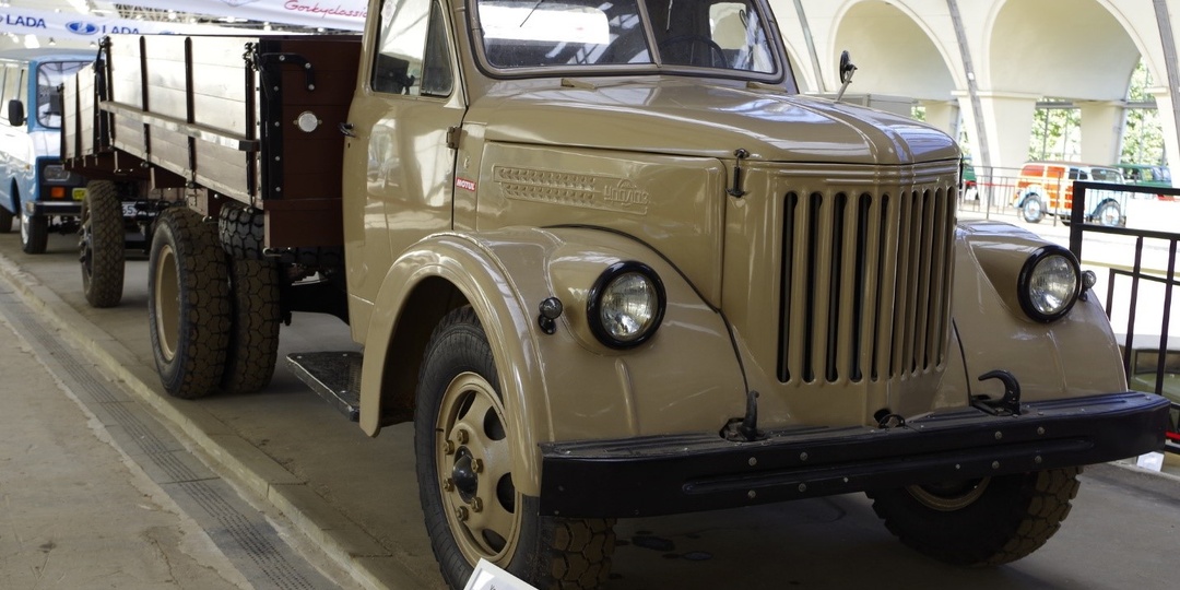 Грузовик УралЗИС-355М