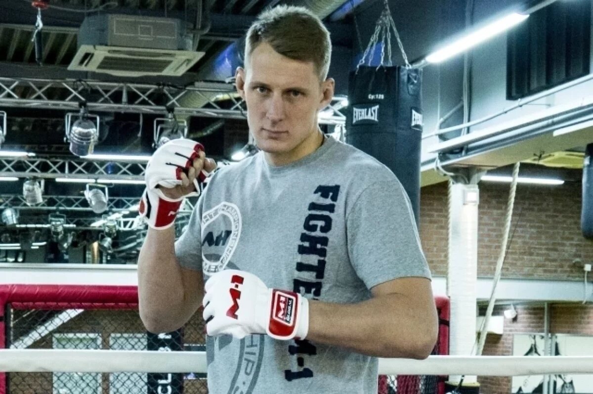    Российский боец Волков победил бразильца Алмейду на турнире UFC