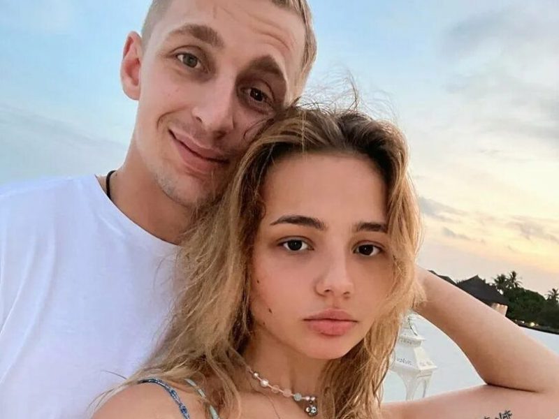 Валя Карнавал и Саша Стоун