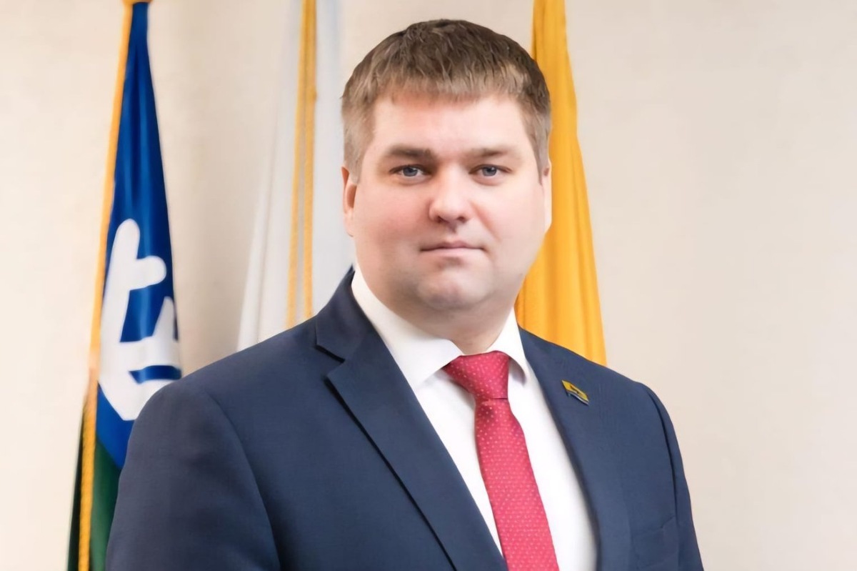    Спикер Думы Сургута поздравил работников транспортной отрасли c профессиональным праздником