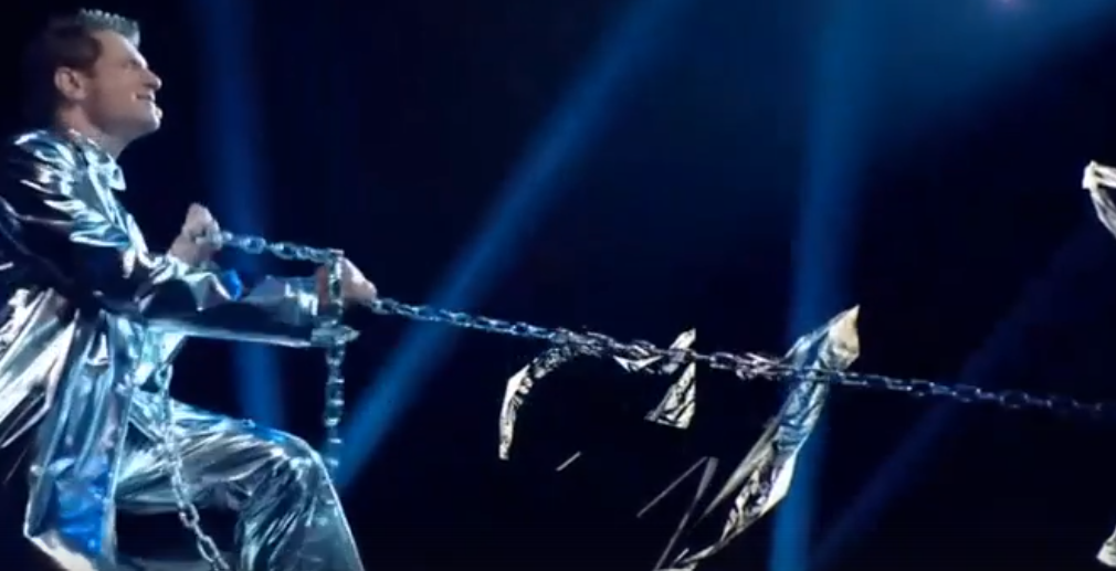 Скриншот с передачи "ВИА Спуперстар."