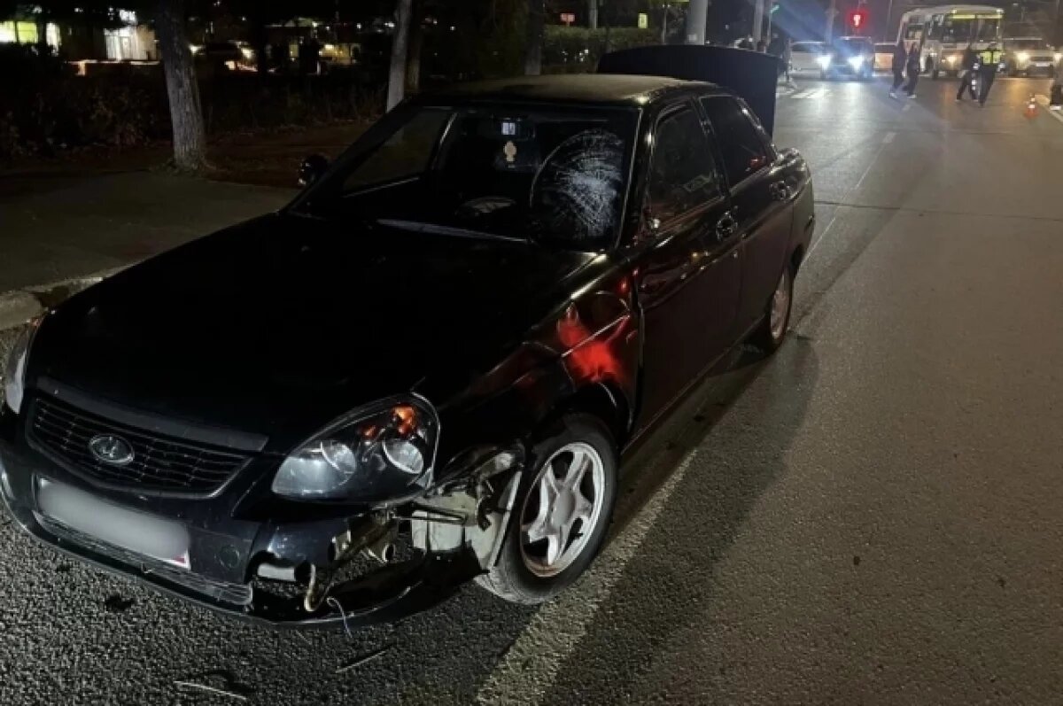    Сотрудники Госавтоинспекции устанавливают обстоятельства наезда на двух пешеходов в Оренбурге.