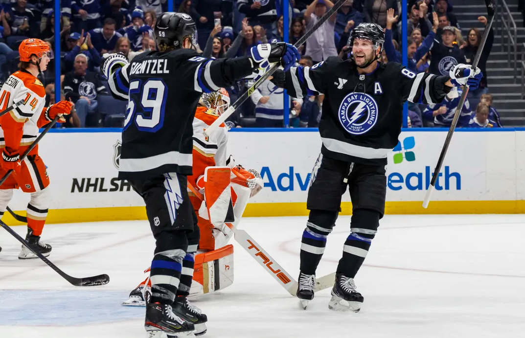 Никита Кучеров отметил большой юбилей. Фото: НХЛ