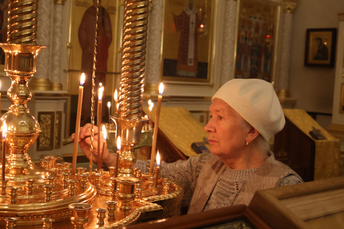 Все фото наших прекрасных прихожан носят исключительно иллюстративный характер. Ранняя литургия. 26 октября 2025 год. Листайте