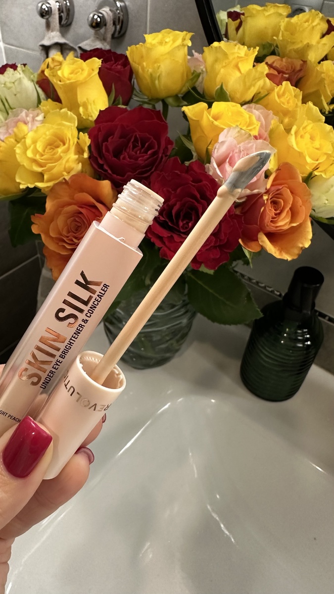 Фотографии мартовские и на фото цветы со дня рождения. Приятно сейчас было найти эти снимки и узнать на фотографии букеты от Марины ❤️