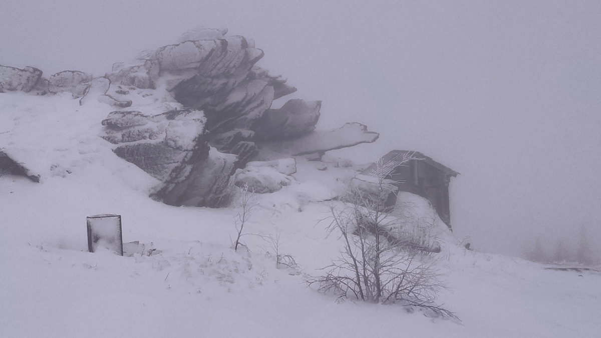 Туалет на горе Дальний Таганай в 7 часов утра. 