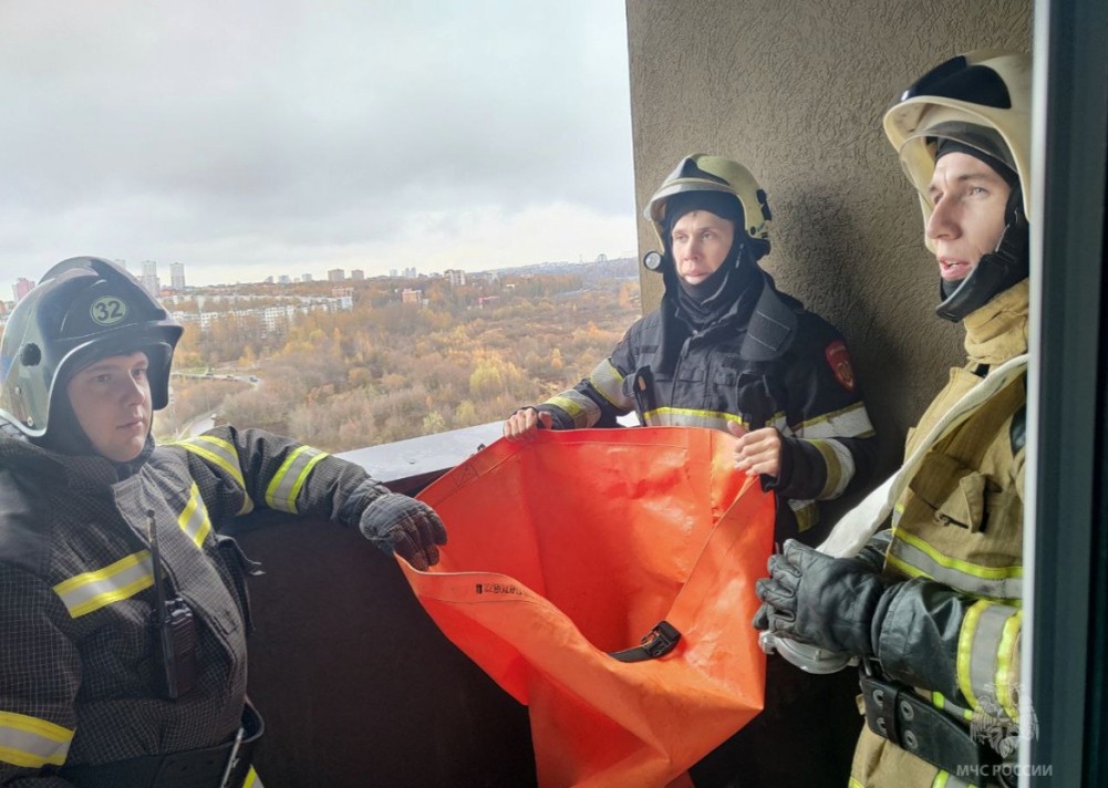    Нижегородские пожарные провели учения в высотном микрорайоне