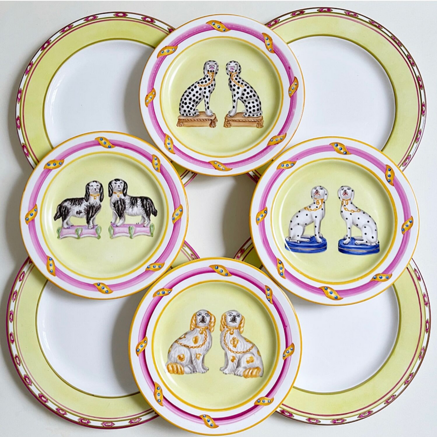 В составе 4 тарелки диаметром 25 см и 4 тарелки 20 см. 