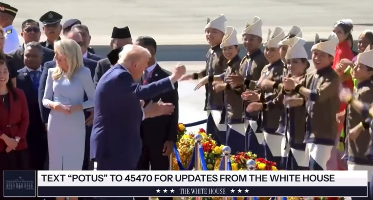 Трамп пустился в пляс. Скрин видео.