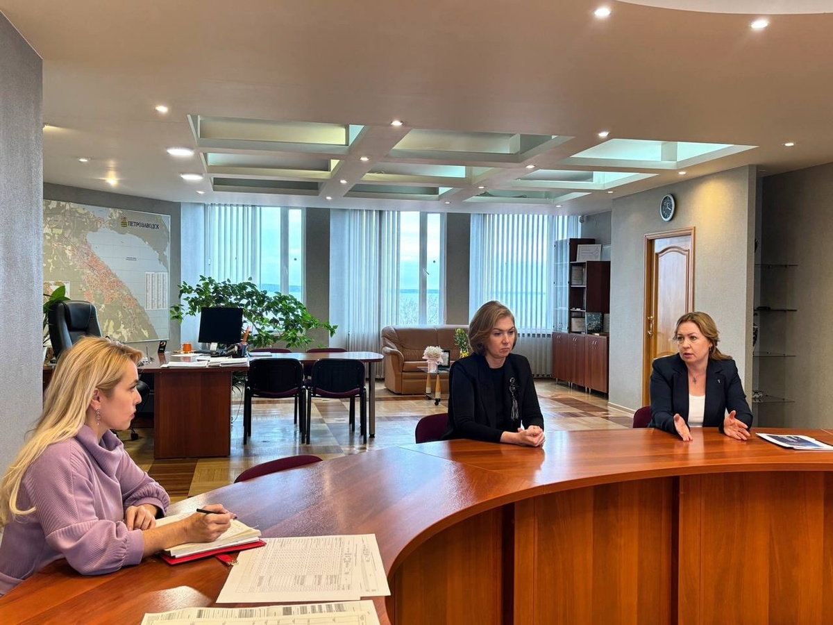    Инна Колыхматова, Светлана Астахова и Оксана Андреева. Фото: со страницы Инны Колыхматовой