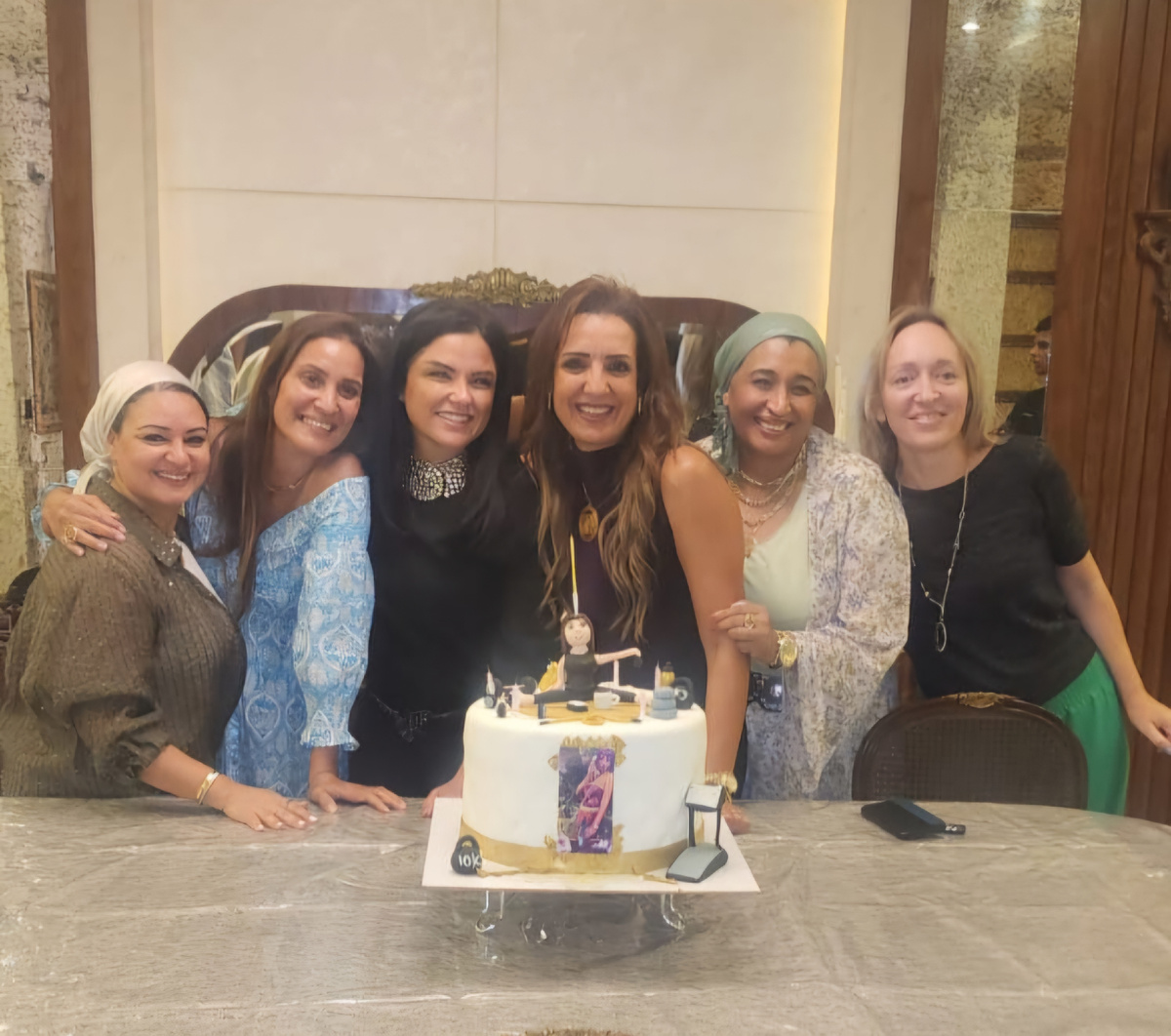 Обычно в гостях все проходит легко и непринужденно