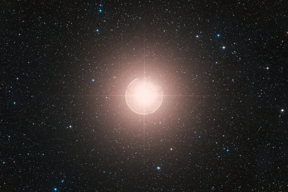 Иллюстрация: ESO / Sky Survey 2/ Davide De Martin  📷
