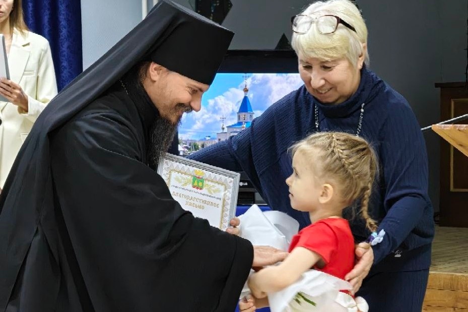    В поселке Пионерском в ХМАО отпраздновали десятилетие православного прихода