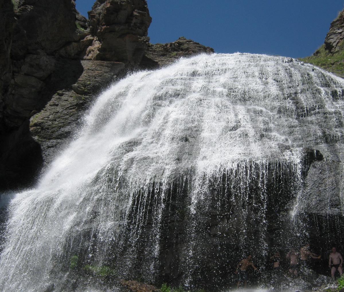 Водопад "Девичьи косы"
