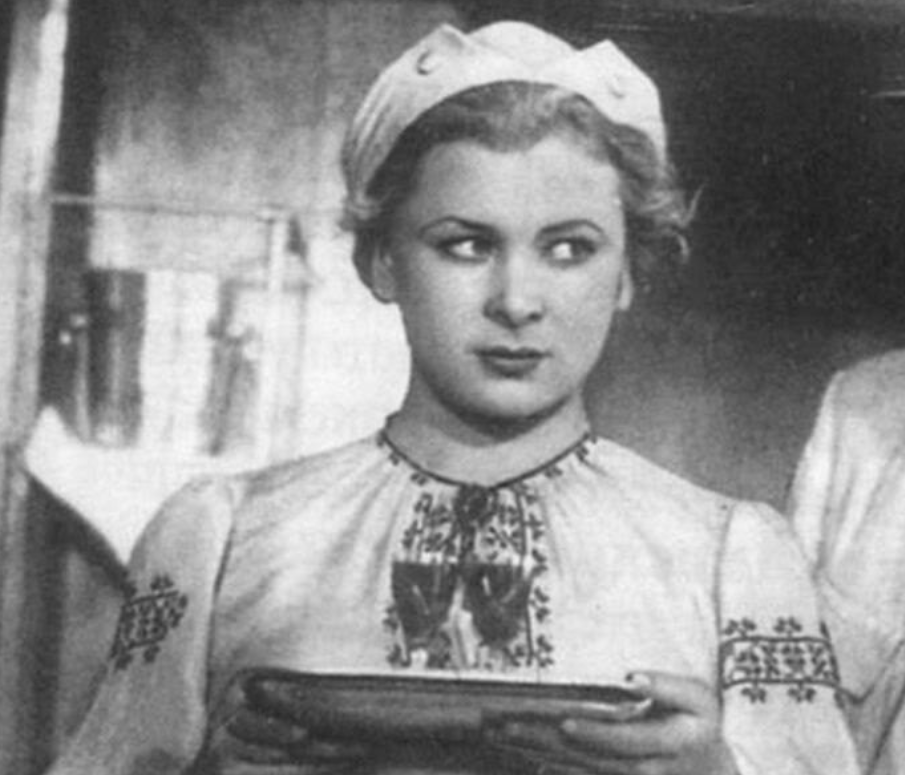 Валентина Серова в комедии «Девушка с характером»