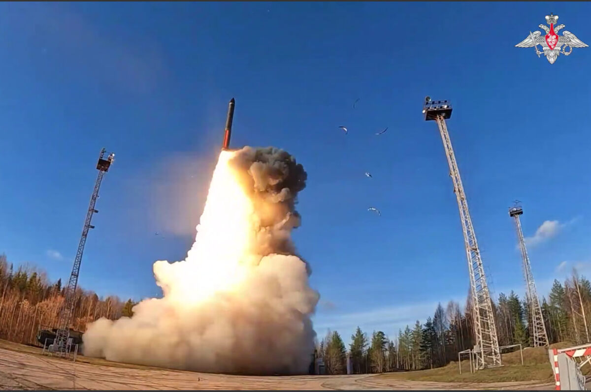    Пуск ракеты "Ярс". Скриншот видео с телеграм-канала Министерства обороны России