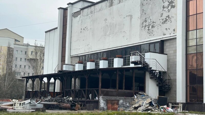     Разбирают клуб «Опера» на Красноармейском проспекте, 36. Тарасова Кристина