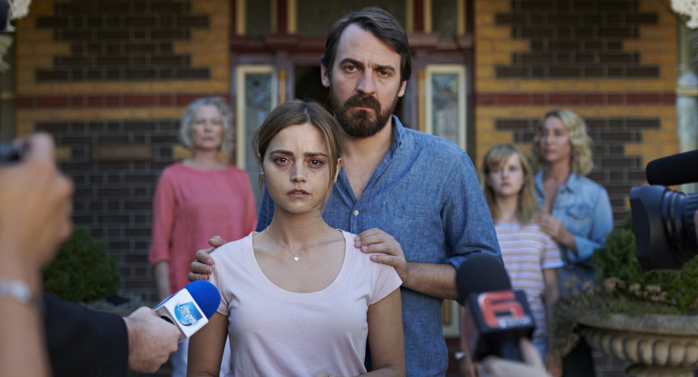 10 сильных сериалов, которые захватывают с первых минут