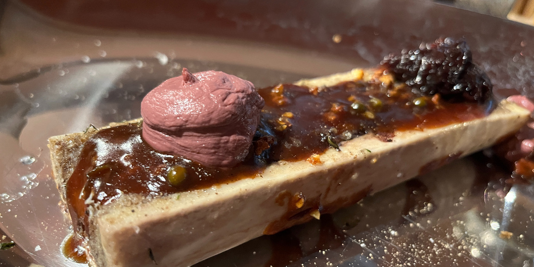 Рыбье сало, костный мозг, язычки ягнёнка и другие изыски в Доме русского бильярда