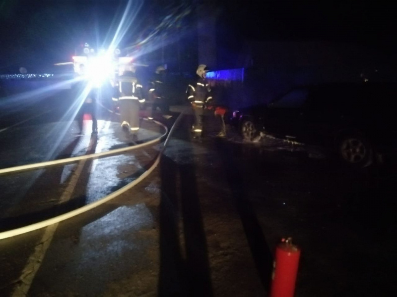    Иномарка сгорела в деревне КарелииГосударственный комитет Карелии по ОЖ и БН