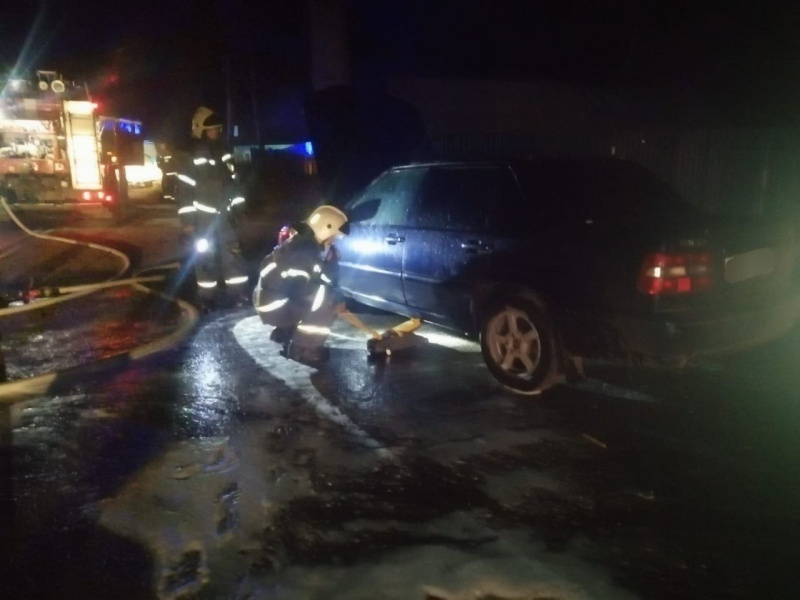    Иномарка сгорела в деревне КарелииГосударственный комитет Карелии по ОЖ и БН