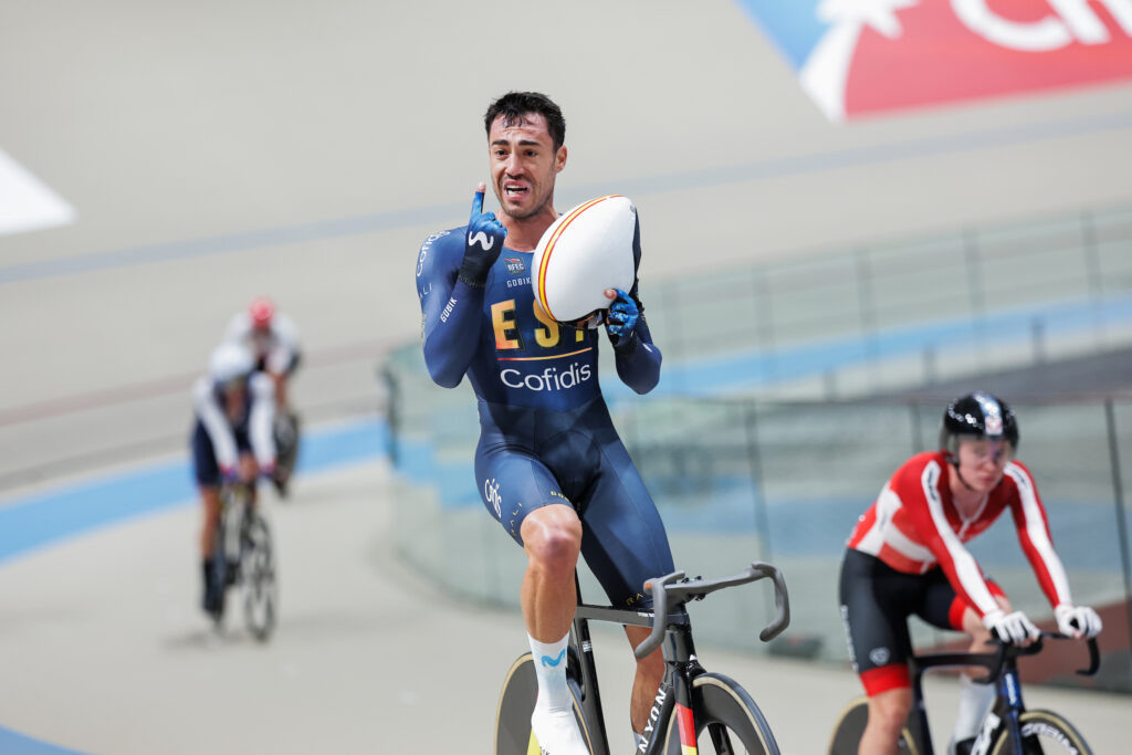 Альберт Торес  📷
