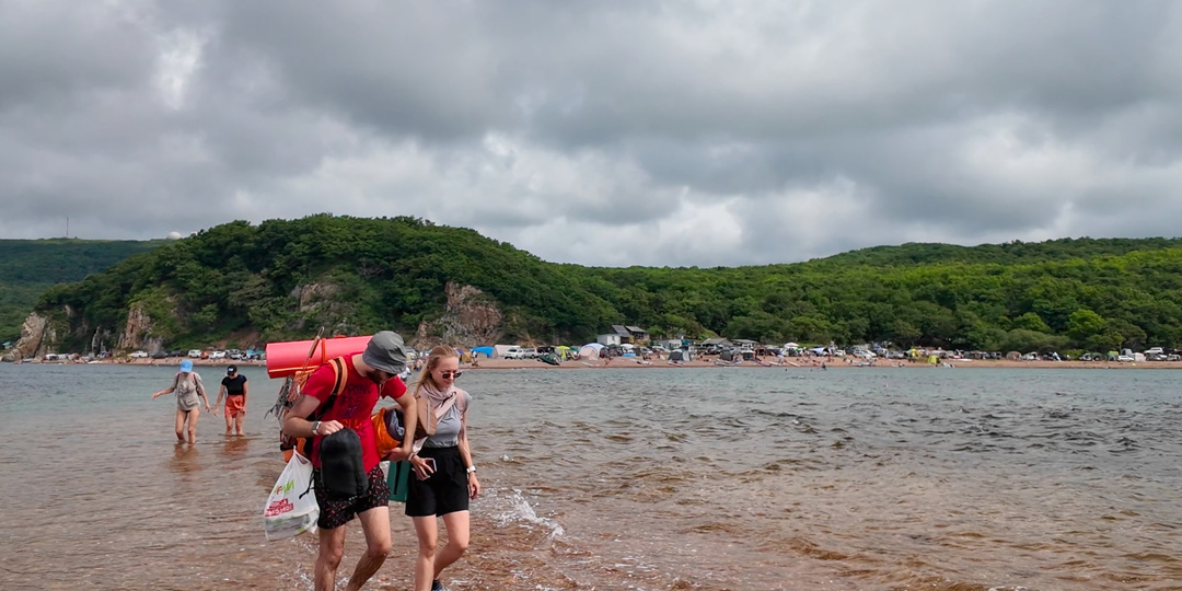 По островам и заливам: что спрятано прямо за Владивостоком? Маяки, мосты, гроты и тюлени ларги