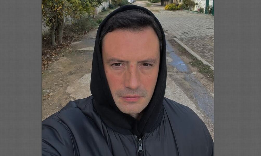 Алексей пишет стихи, размещает их в соцсетях. Также вышел сборник небольшим тиражом