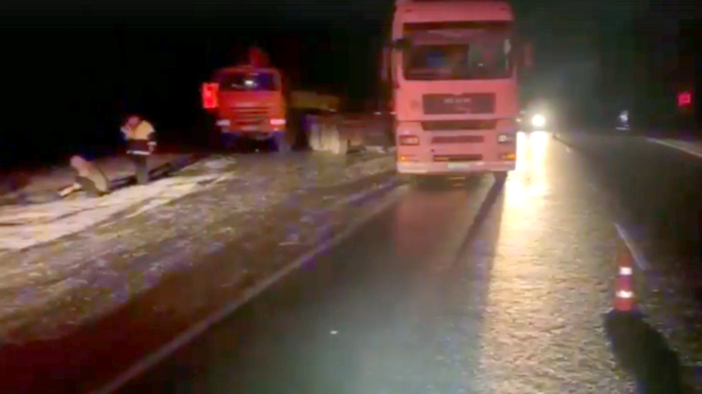    На трассе в ХМАО фура насмерть сбила пешехода