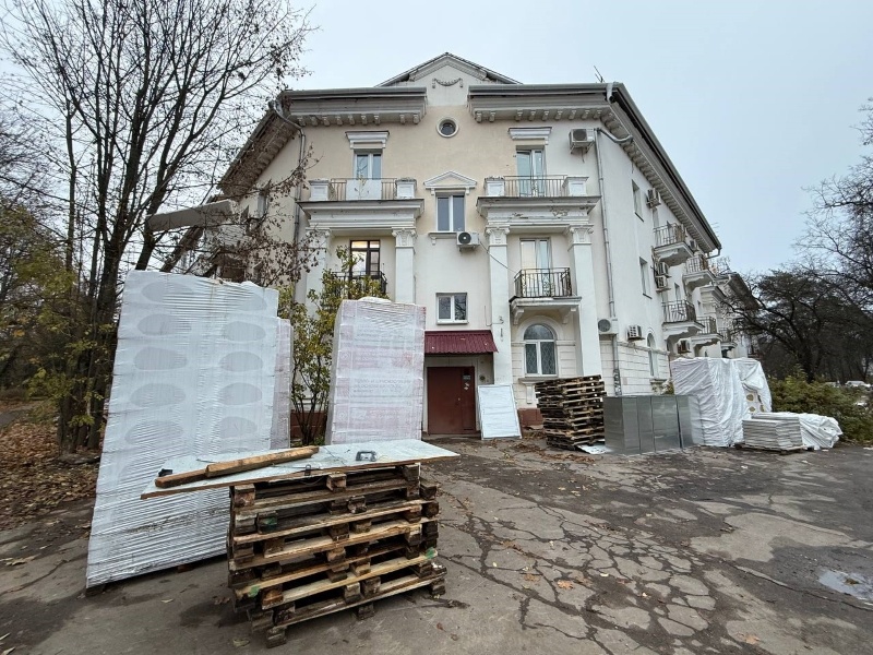 Так сейчас выглядит подъезд Ленина, 1/6. Работы здесь должны были завершиться еще в сентябре