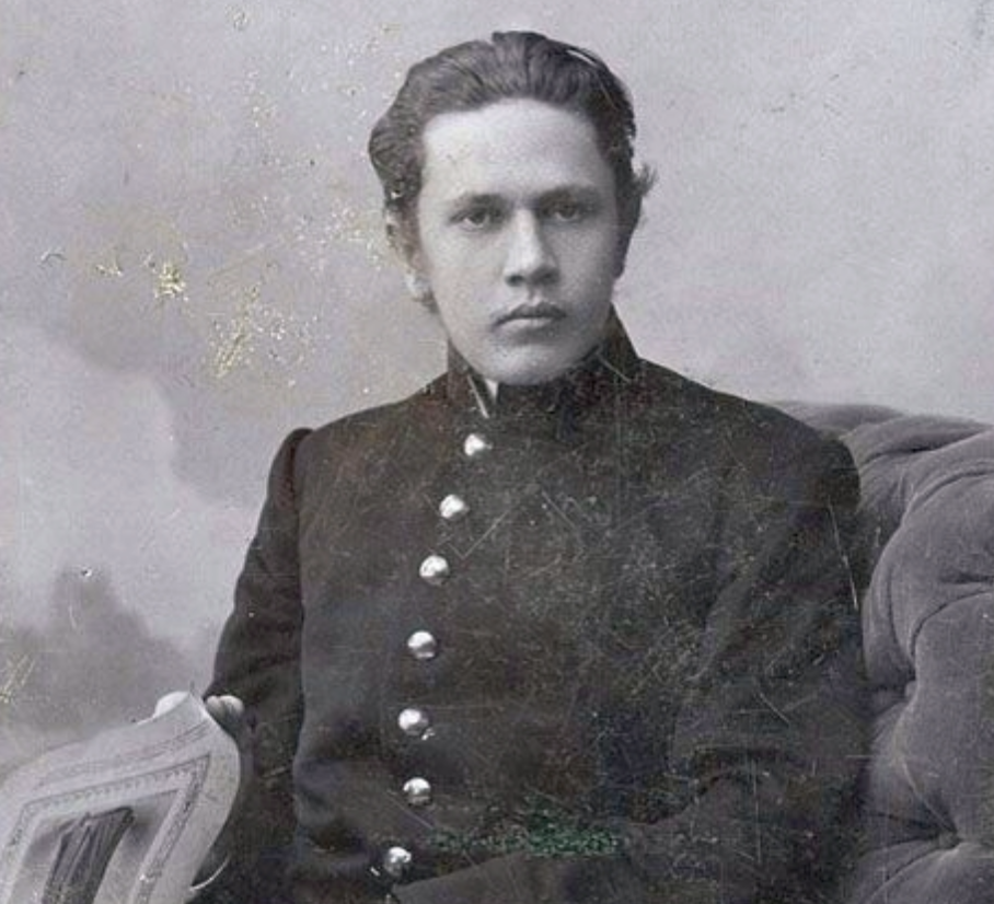 А. Толстой – гимназист