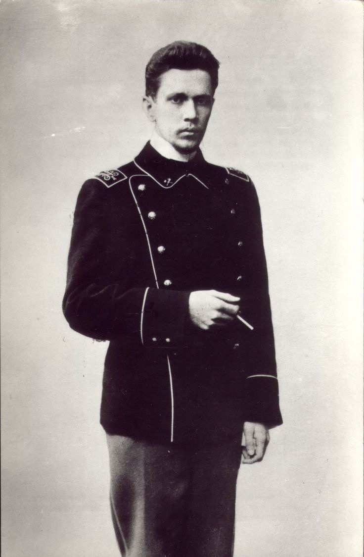 Студент Толстой