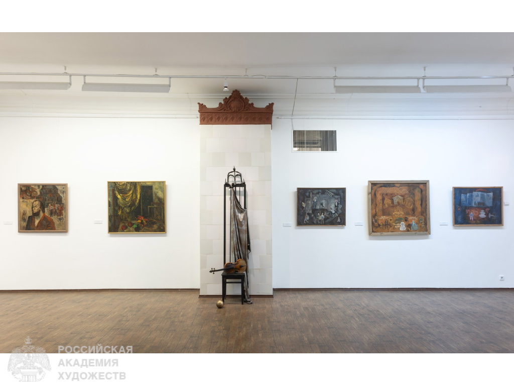 Экспозиция произведений Раисы Лебедевой (1940-2025) в МВК РАХ (Москва, Пречистенка, 19). Фото: Виктор Берёзкин, пресс-служба РАХ. 2025