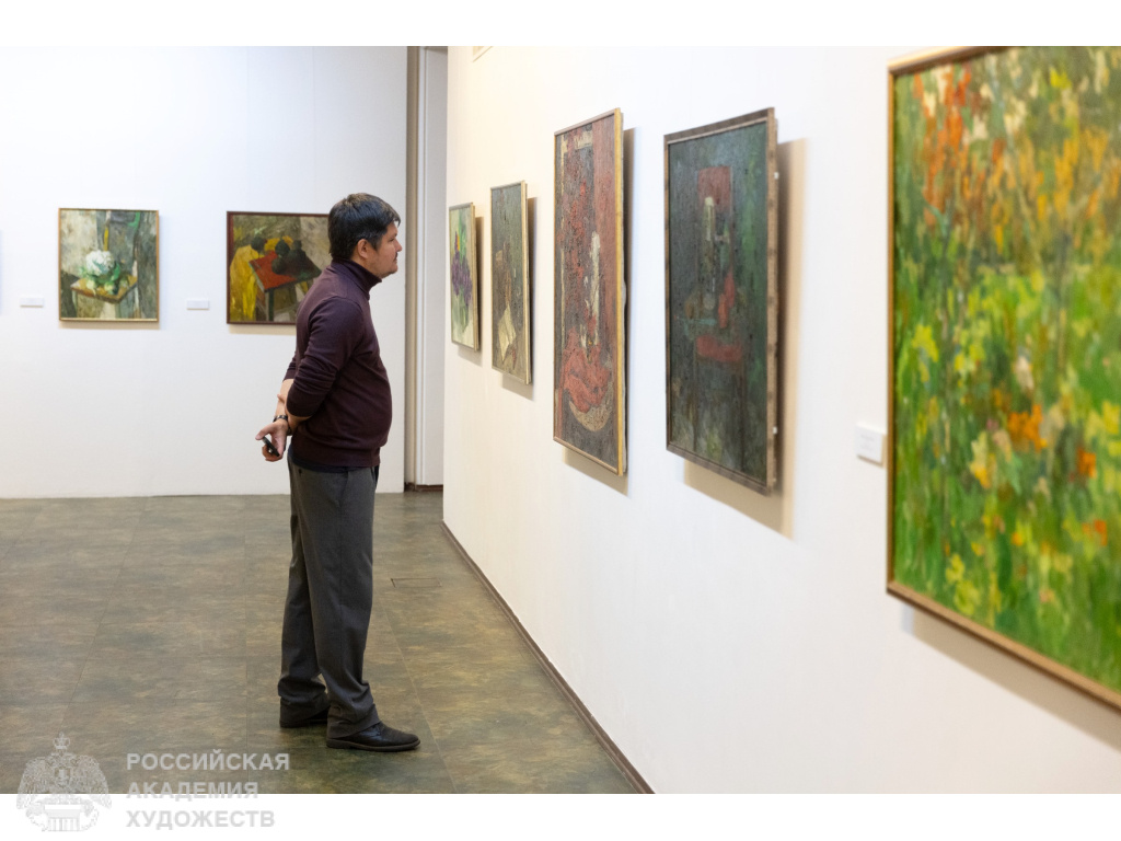 Гости открытия выставки произведений Раисы Лебедевой (1940-2025) в МВК РАХ (Москва, Пречистенка, 19). Фото: Виктор Берёзкин, пресс-служба РАХ. 2025