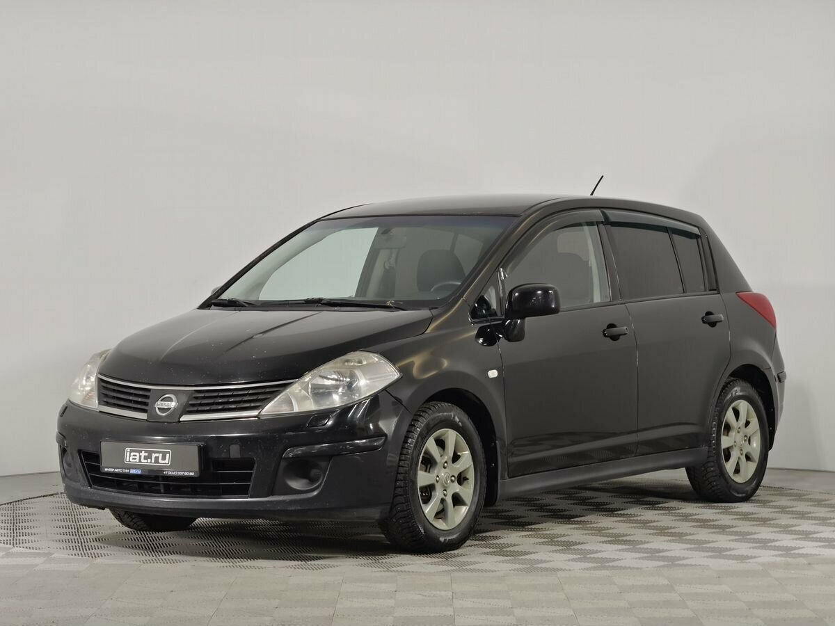 Nissan Tiida в кузове Хэтчбек