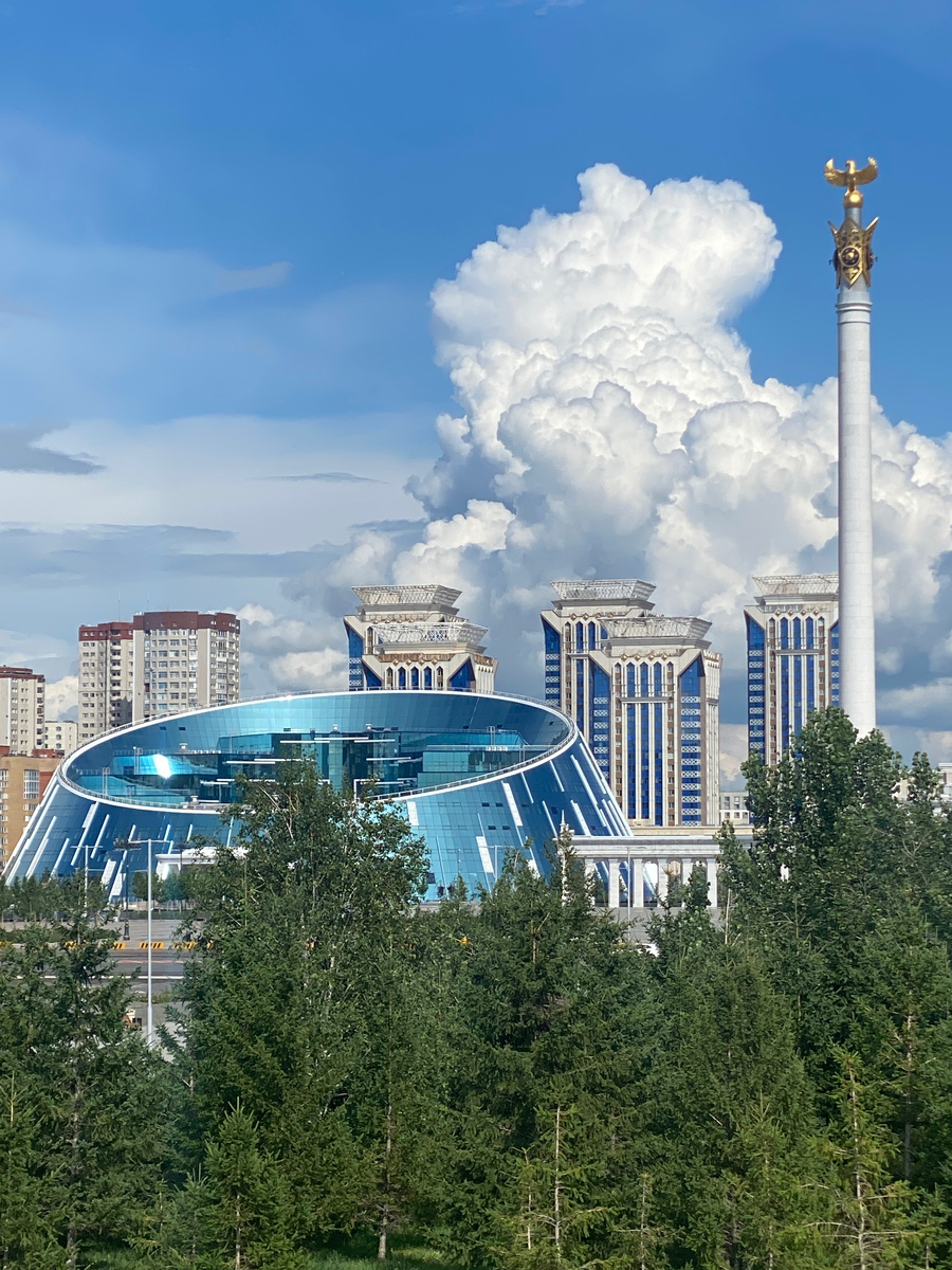 Современная Астана, дворец творчества "Шабыт"