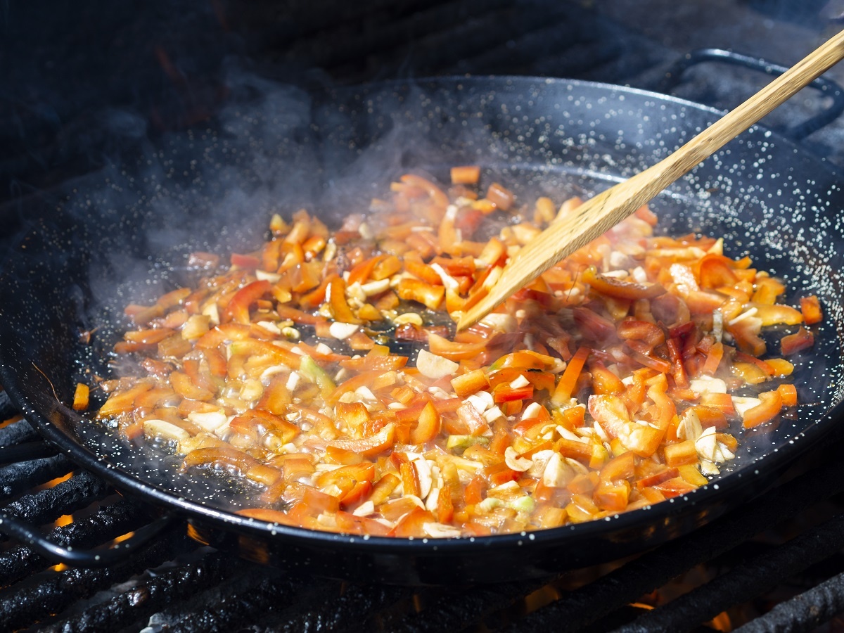    Почему лук и морковь не жарят одновременно: секрет, который раскроет вкус любого блюда