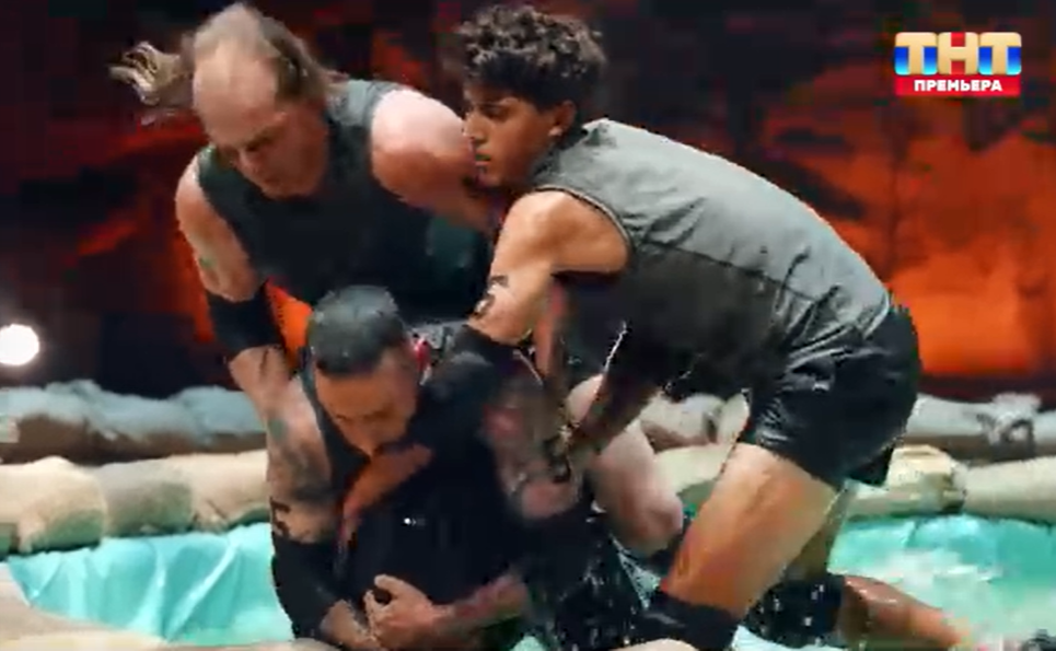 Кадр из шоу "Титаны" 6 выпуск 26.10.2025