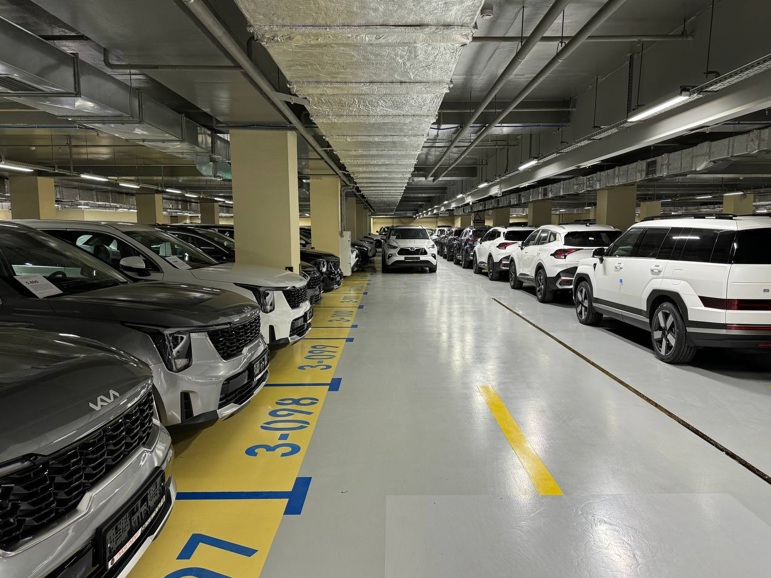 Автосалон или дилер