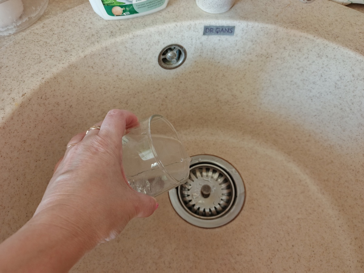    Куда выливать масло со сковороды после готовки: запомните уже раз и навсегда