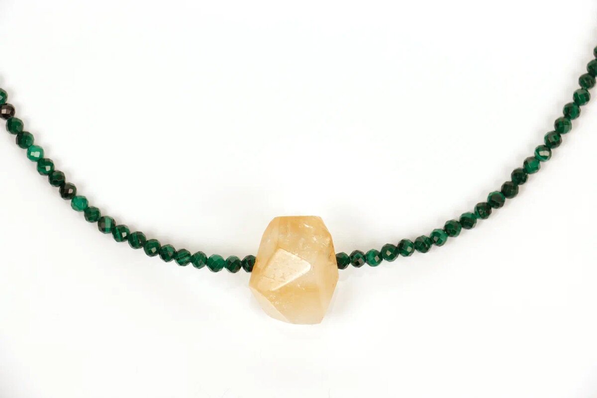 Ожерелье с малахитом и цитрином. Мастерская АртЛАМБ, Москва.