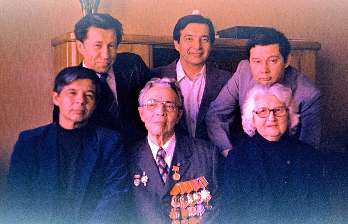 Семья Муратовых: родители и дети. Фото из открытых источников