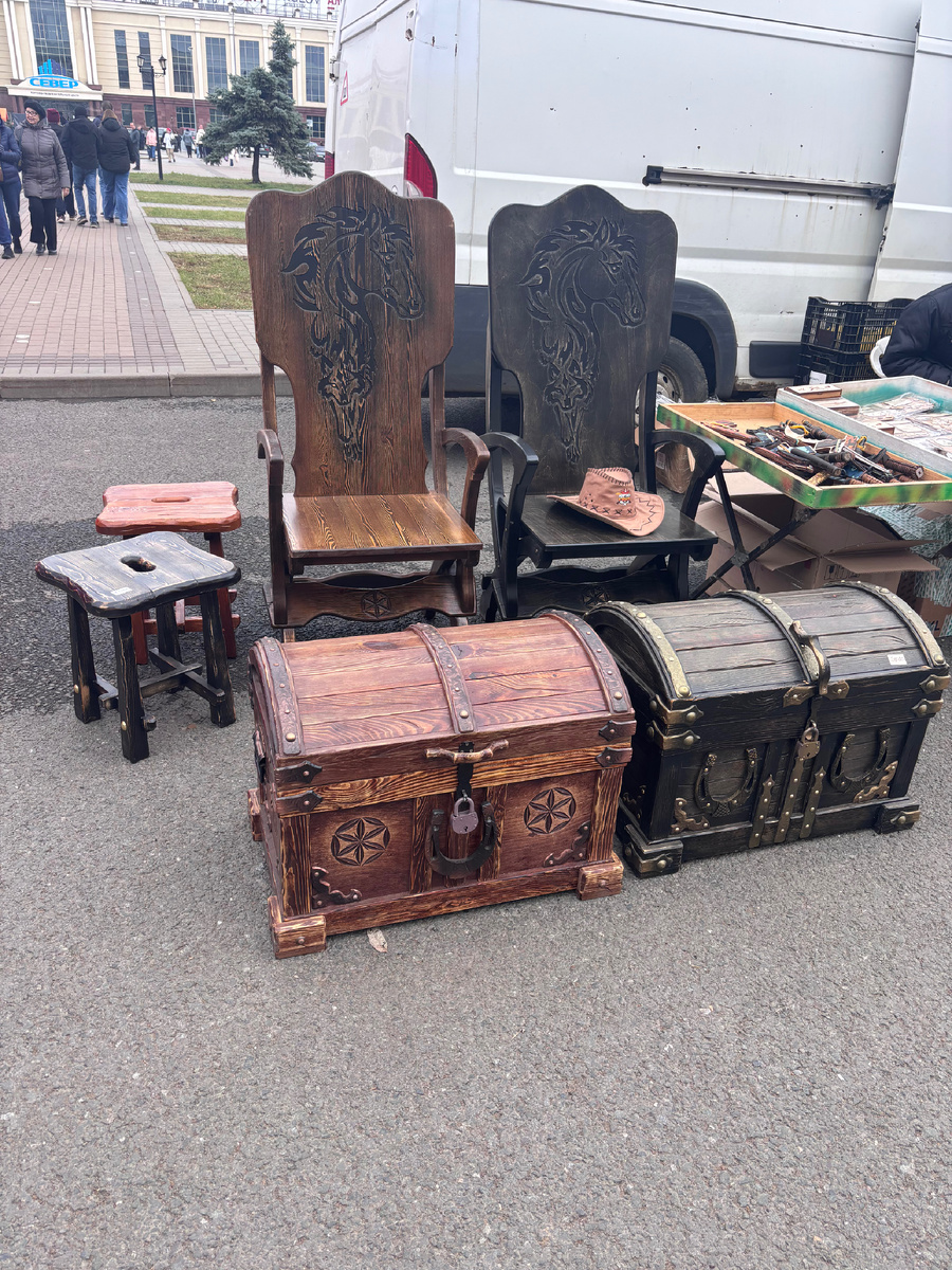 Это всё сделано вручную 