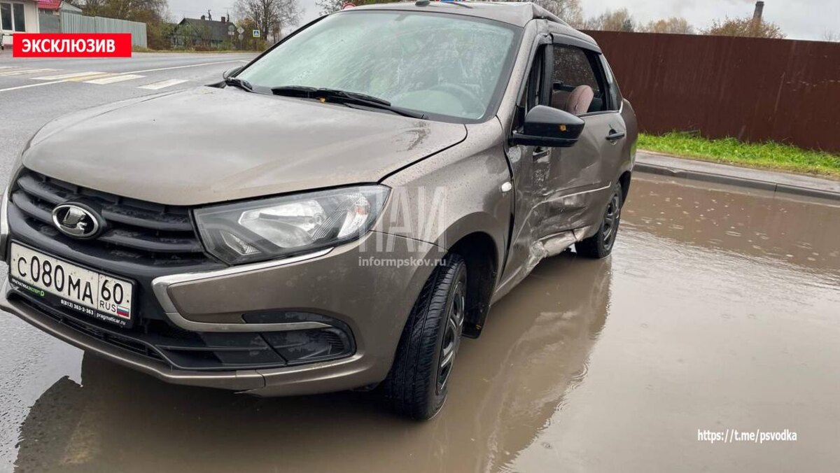 Ребёнок пострадал при столкновении грузовика и автомобиля в Острове
Фото: Telegram-канал «Псковская сводка. ПАИ»