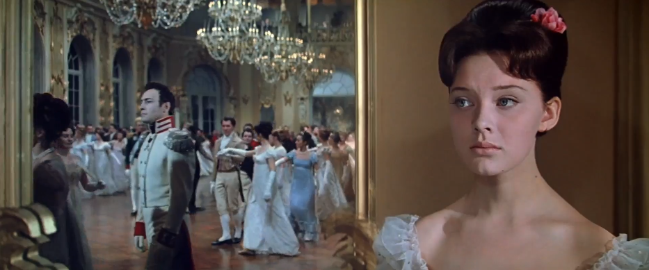 Кадр из фильма "Война и мир". Наташа Ростова (Людмила Савельева) и Андрей Болконский (Вячеслав Тихонов)